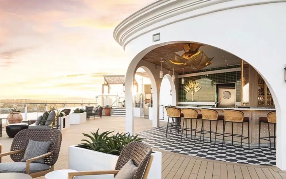 Celebrity Cruises The Sunset Bar 9.jpg